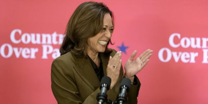 Kamala Harris ist fit - ihr Arzt bestätigt ihren hervorragenden Gesundheitszustand. (Archivbild) Kamala Harris