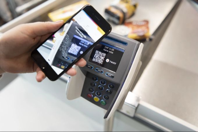Twint kann aber auch Vorteile haben: etwa, wenn die Kartenterminals nicht funktionieren. twint