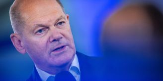 Einstufung - Scholz: AfD-Verbotsverfahren «nicht übers Knie brechen»