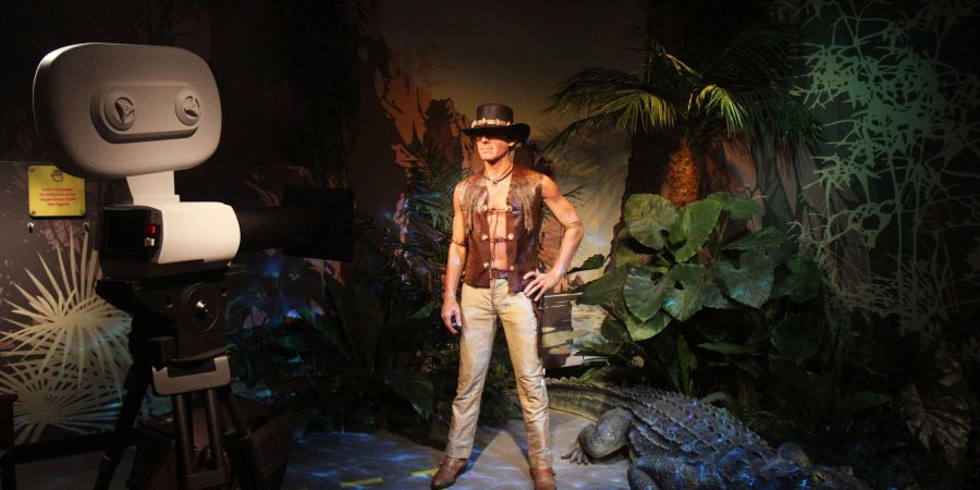 Mit Aussie-Schlapphut und Stiefeln: So ist «Crocodile Dundee» in die Filmgeschichte eingegangen - auch bei Madame Tussauds.