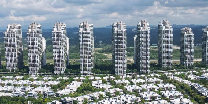 Ein mit einer Drohne aufgenommenes Bild zeigt eine Luftaufnahme der Forest City-Entwicklung des chinesischen Entwicklers Country Garden in Johor Bahru, Malaysia, 14. Dezember 2023 (veröffentlicht am 19. Dezember 2023). country garden