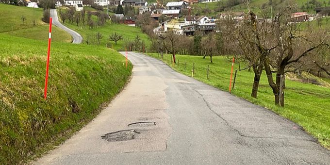 Hauptstrasse zwischen Anwil und Oltingen wegen Bauarbeiten gesperrt. Hauptstrasse