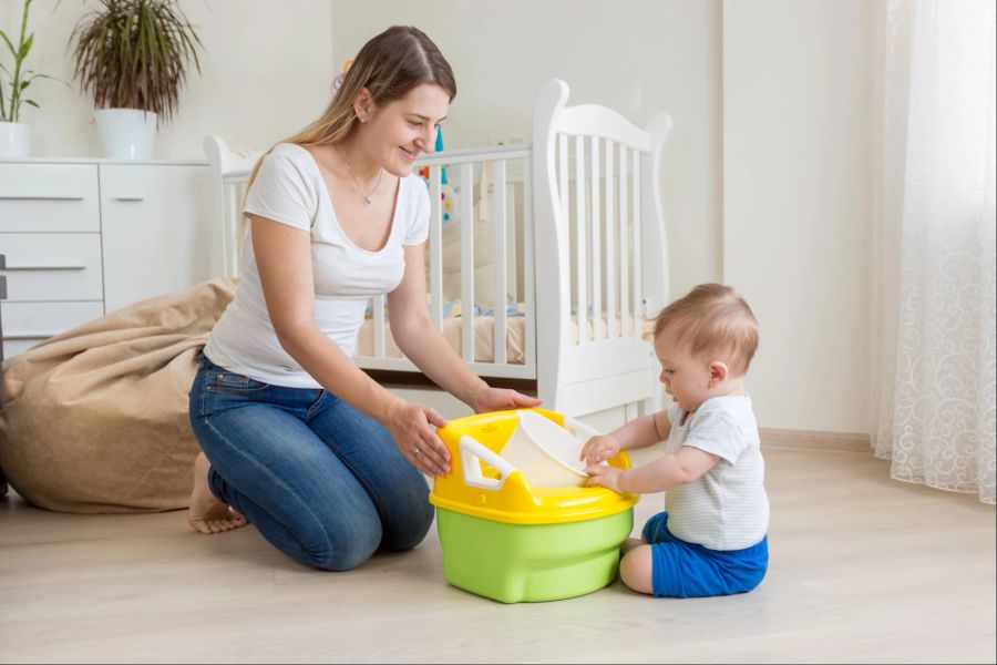 Mama mit Kind, Töpfchen