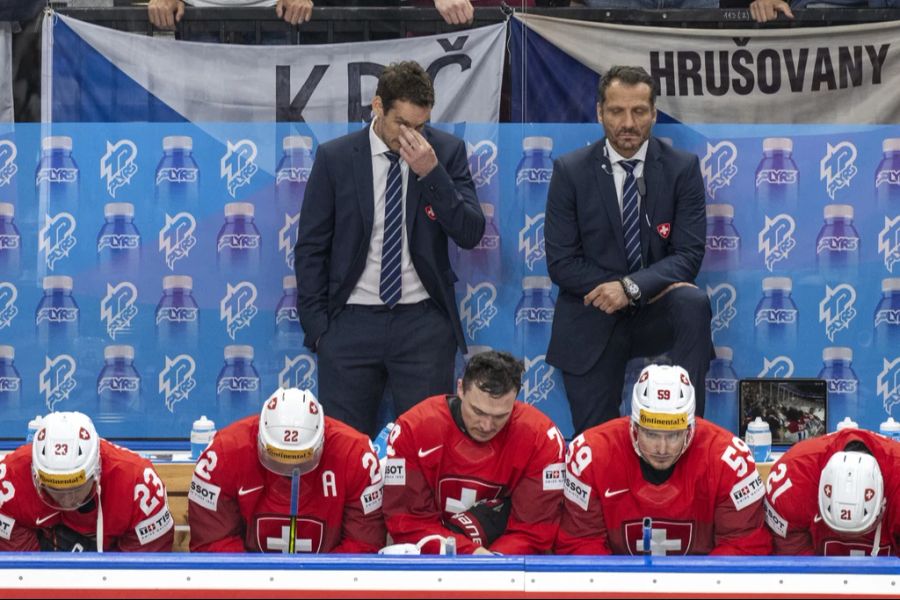 Nach dem Finalspiel gegen Tschechien an der Eishockey-WM ist die Enttäuschung gross – die Schweiz geht mit der Silbermedaille nach Hause.