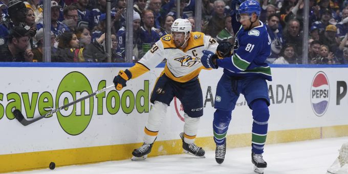 Roman Josi (l.) ist an der Eishockey-WM mit dabei. Roman Josi Eishockey-WM