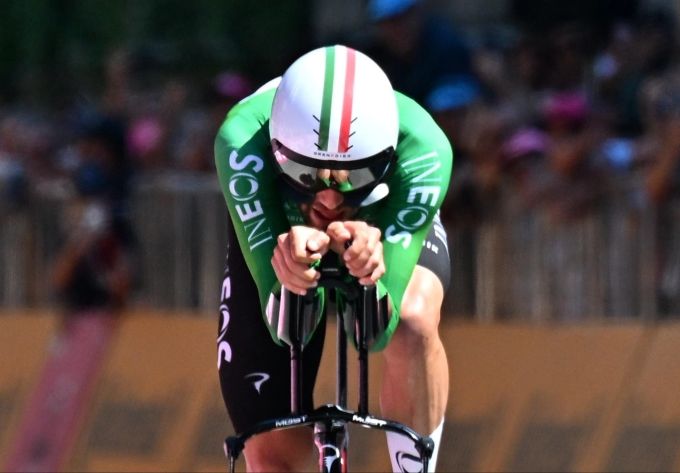 Filippo Ganna gewinnt das zweite Zeitfahren beim Giro d'Italia. Giro d'Italia