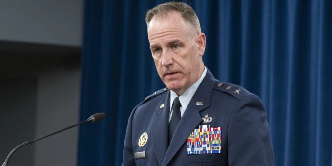 Pentagon-Pressesprecher Air Force Generalmajor Pat Ryder während eines Medientermins. Pat Ryder
