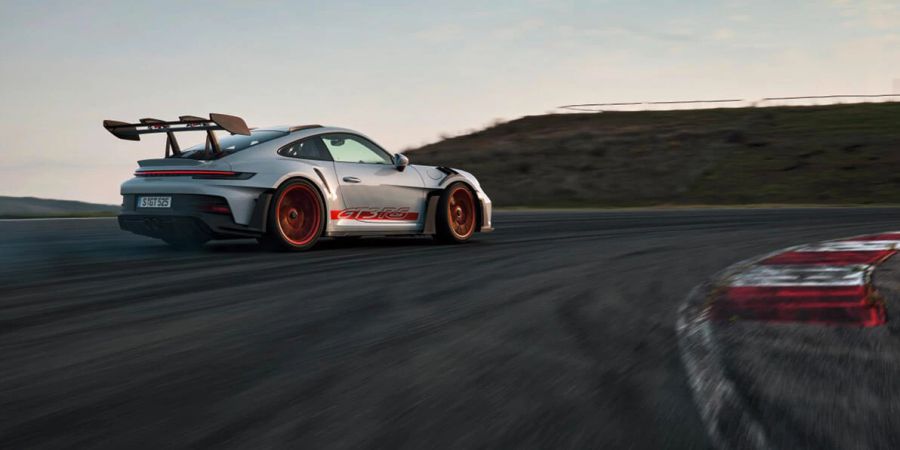 Die Porsche 911 GT3 RS - Rennmaschine ist auch ein Testwagen für die Serie.