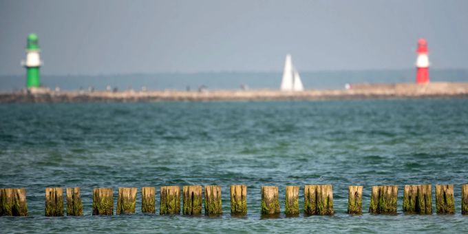 Zur Überwachung wichtiger Kabel und Leitungen in der Ostsee setzt die Nato künftig deutlich mehr Schiffe, Flugzeuge und Drohnen ein. (Symbolbild) Ostsee