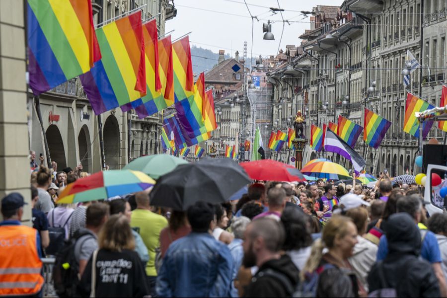 Der «Pride Month» wird in der Schweiz jedes Jahr mit zahlreichen Pride-Parades gefeiert.