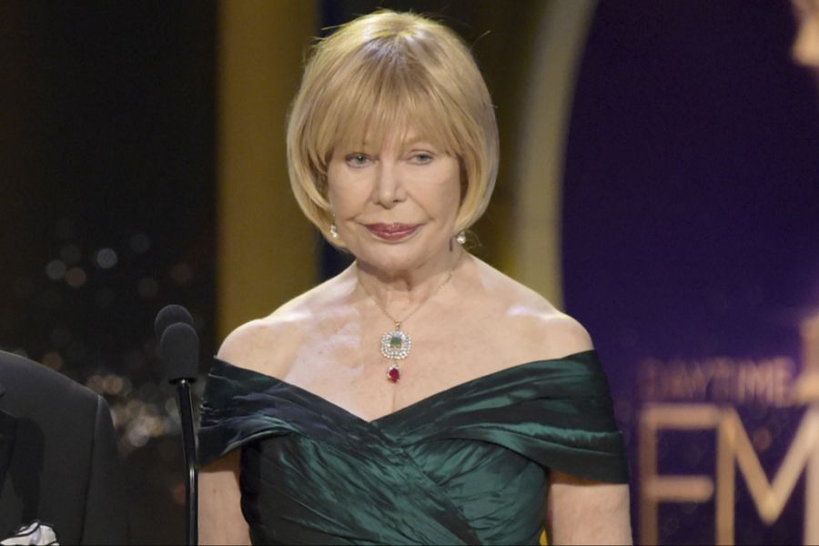 loretta swit
