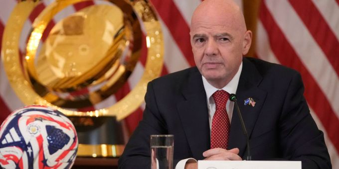 Das Fifa-Council mit Präsident Gianni Infantino will Rassismus noch schärfer bestrafen. Fifa