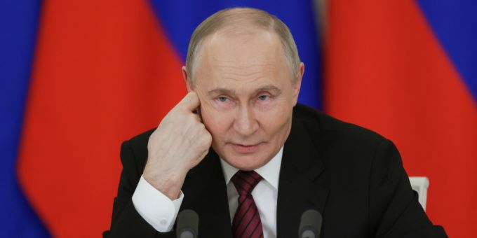 Nach der kurzen Waffenruhe zum 80. Jahrestag des Endes des Zweiten Weltkriegs hat Russland die Drohenangriffe auf die Ukraine erneut aufgenommen. Putin