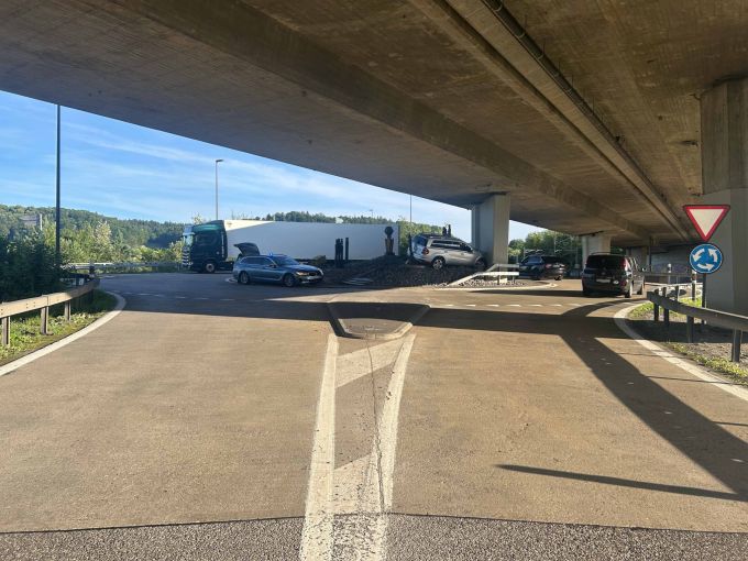 Beim Unfall entstand Sachschaden. Sachschaden