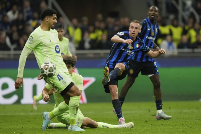 Davide Frattesi schiesst Inters viertes Tor. Champions League