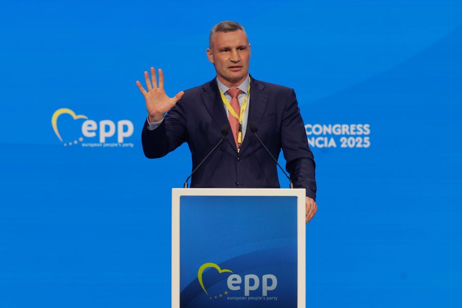 Innenpolitisch wächst in der Ukraine zwar die Bereitschaft, Gebiete abzugeben. Vorübergehend könnte es eine Lösung sein, sagt sogar Kiews Bürgermeister Vitali Klitschko.