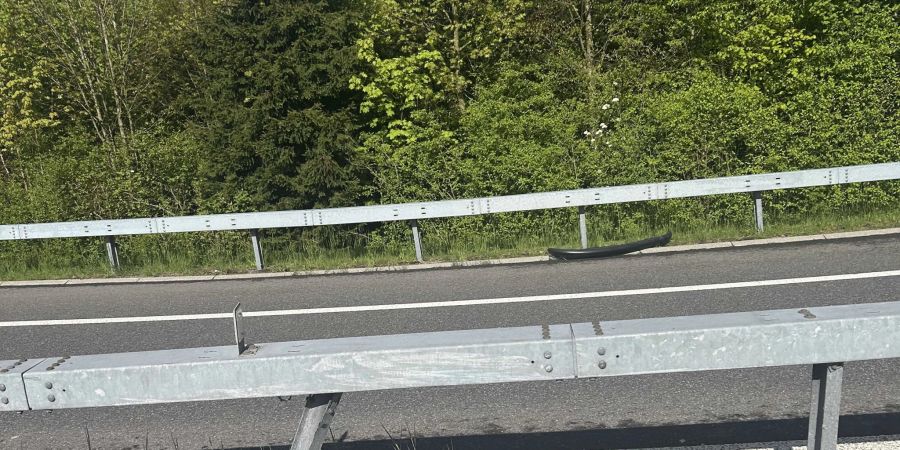 Beschädigte Mittelleitplanke