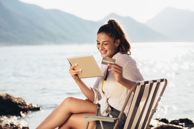 Ob über die Swiss Bankers App oder Vertriebspartner: Die Travel Karte lässt sich schnell und einfach mit deinem gewünschten Geldbetrag aufladen. Kreditkarte Ferien