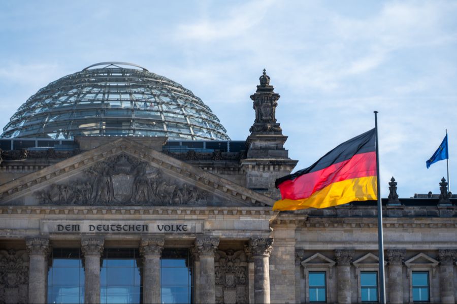 Fast immer kämen diese Forderungen laut Medienrechtsanwalt Martin Steiger aus Deutschland. Denn bei unseren nördlichen Nachbarn gelte ein strengeres Urheberrecht als hierzulande. (Symbolbild