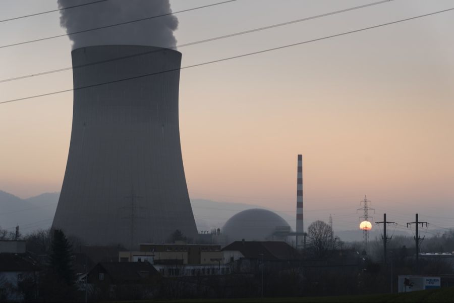 Das AKW Gösgen hat einen solchen Turm.