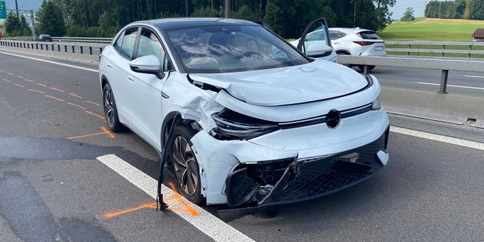 Hünenberg ZG: Verkehrsunfall auf der Autobahn. Hünenberg ZG