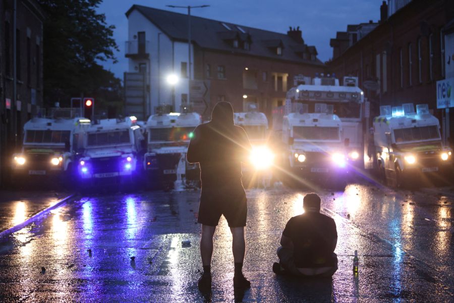 Nun ist es in Nordirland in der dritten Nacht in Folge zu Ausschreitungen gekommen.