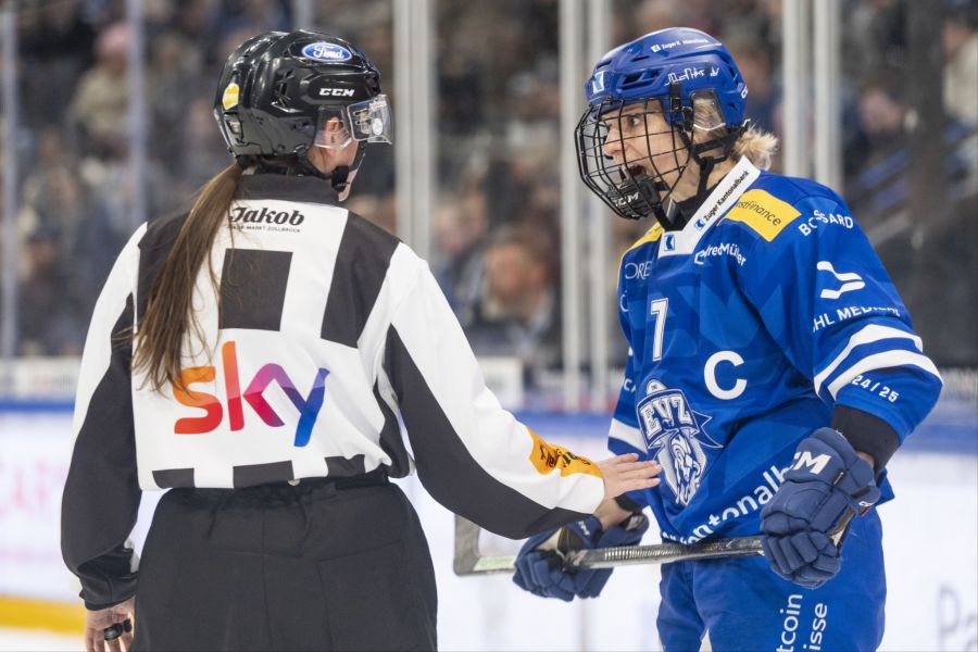 Lara Stalder
