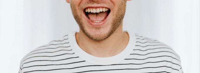 Der Angeklagte biss das Opfer trotz einer HIV-Infektion. (Symbolbild) hiv