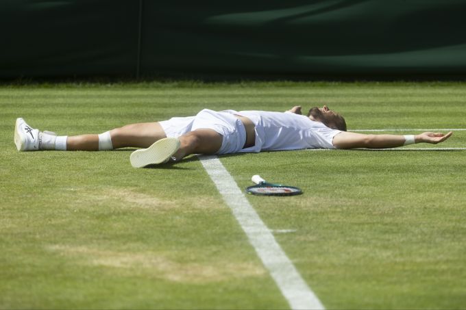 Leandro Riedi bejubelt seinen Einzug ins Hauptfeld von Wimbledon. Leandro Riedi