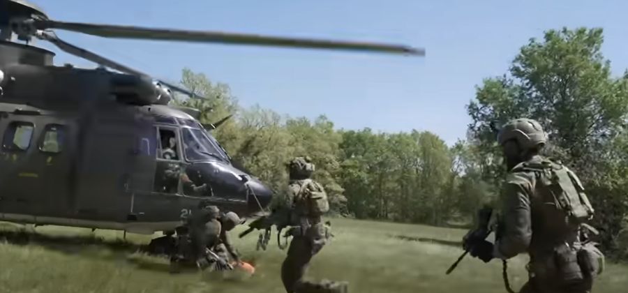 Elitesoldaten des Aufklärungsdetachements 10 der Schweizer Armee wurden gestern nach Tel Aviv entsandt.