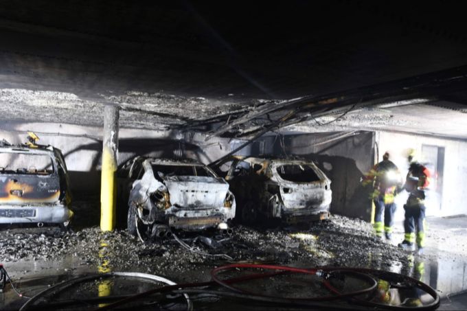 In einer Tiefgarage in Möhlin hat ein Brand viele Autos zerstört. tiefgarage brand