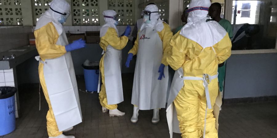 Der Kanton Bern unterstützt die Organisation Ärzte ohne Grenzen mit 200'000 Franken bei der Eindämmung des Ebola-Virus. (Archivbild)