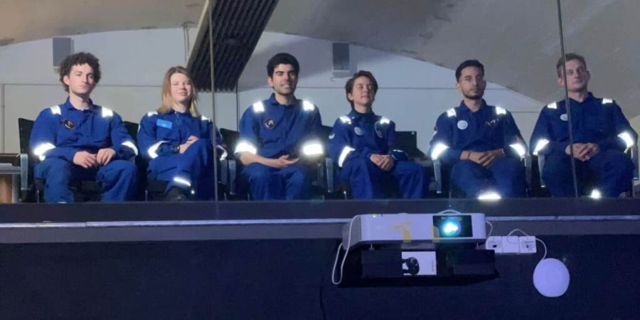 Zehn angehende Astronauten simulieren im Gotthardmassiv das Leben auf einer Mondbasis.