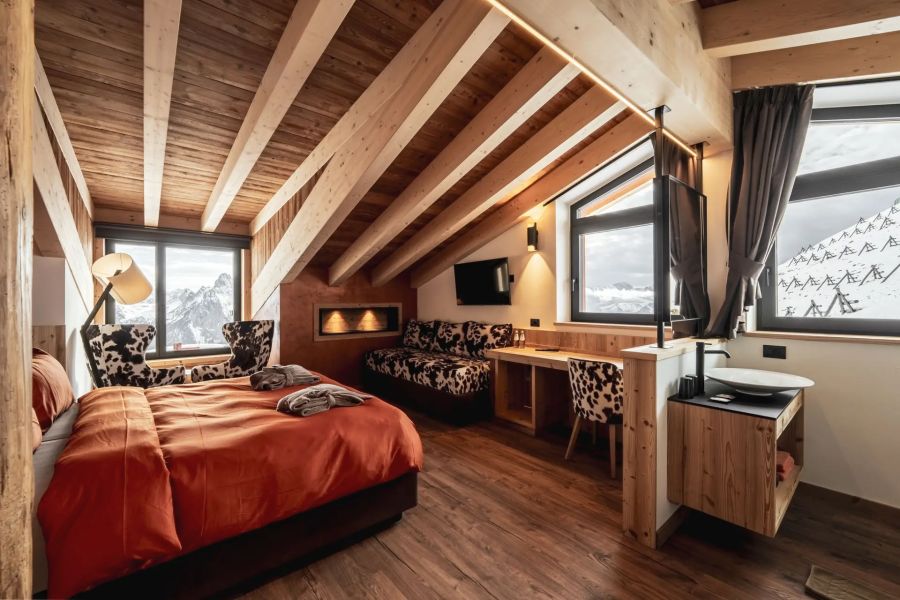 Panoramafenster: Für den freien Blick auf die Dolomiten zahlen Gäste bis zu 500 Euro pro Nacht.
