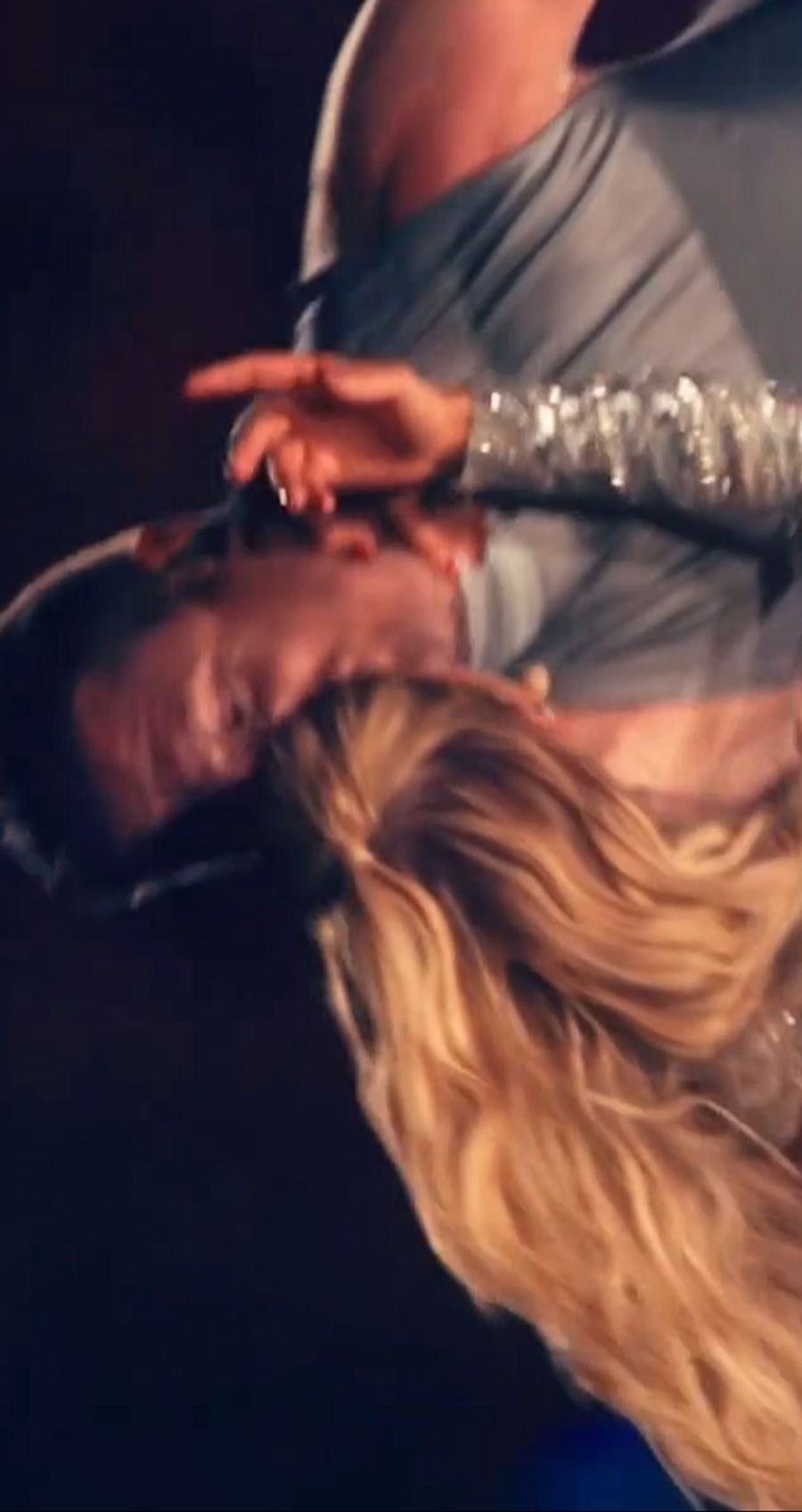 So romantisch zeigen sich Helene Fischer und ihr Thomas auf der Bühne: Gänsehaut pur!