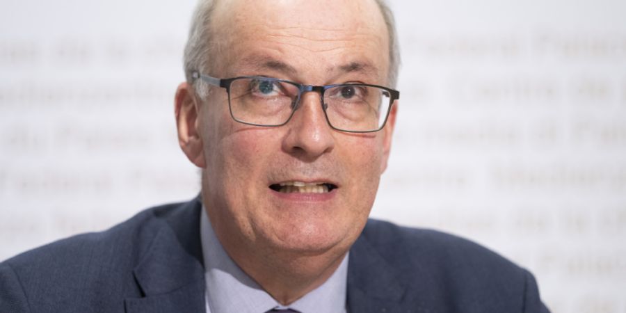 Bauernpräsident Markus Ritter rechnet aufgrund der anhaltenden Trockenheit mit massiven Verlusten für die Landwirtschaft.  (Archivbild)