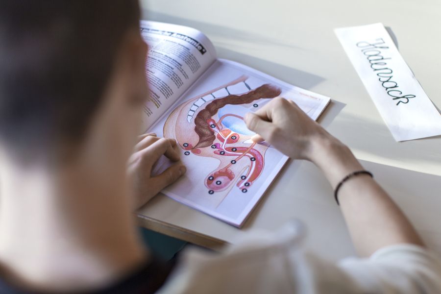 Die Schulleitung verteidigte die Aufgabe, werde sie aber nicht ein weiteres Mal durchführen.