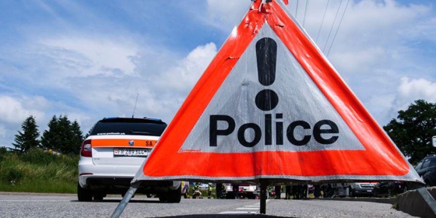 Ein 13-Jähriger hat sich am Samstagabend bei einem Sturz mit seinem E-Bike schwer verletzt. (Archivbild)