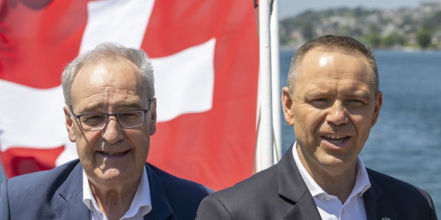 Nach der Führung im Museum findet der Staatsbesuch des polnischen Präsidenten bei einer Schifffahrt auf dem Genfersee seine Fortsetzung (rechts der polnische Präsident Nawrocki in Be...