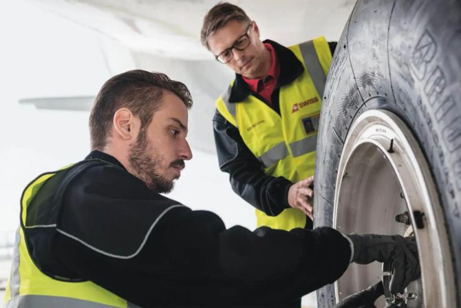 Die Swiss gewährt ihrem Bodenpersonal bessere Arbeitsbedingungen.