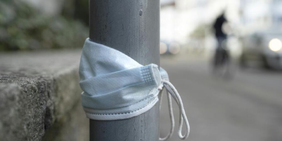 Die Hygienemasken aus der Zeit der Corona-Pandemie sind längst aus dem öffentlichen Raum verschwunden. Die Härtefallhilfen für Unternehmen beschäftigen die Gerichte jedoch nach wie...