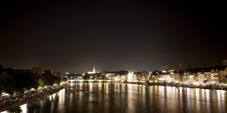 Basel feierte am Freitagabend den Nationalfeiertag am Rhein - allerdings ohne Feuerwerk. (Archivbild)
