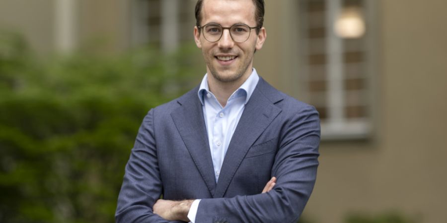 Die Zürcher FDP schickt voraussichtlich Nationalrat Andri Silberschmidt ins Rennen für die Regierungsratswahlen 2027. Ob es eine zweite Kandidatur geben wird, entscheidet die Partei a...