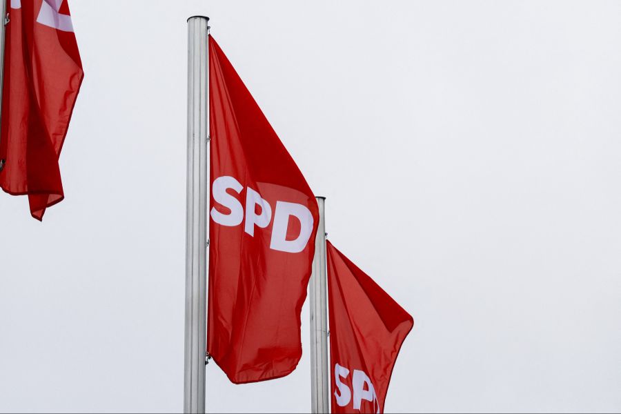 Über die Hälfte der Befragten verneint die Frage, ob Klingbeil der richtige SPD-Parteivorsitzende sei.