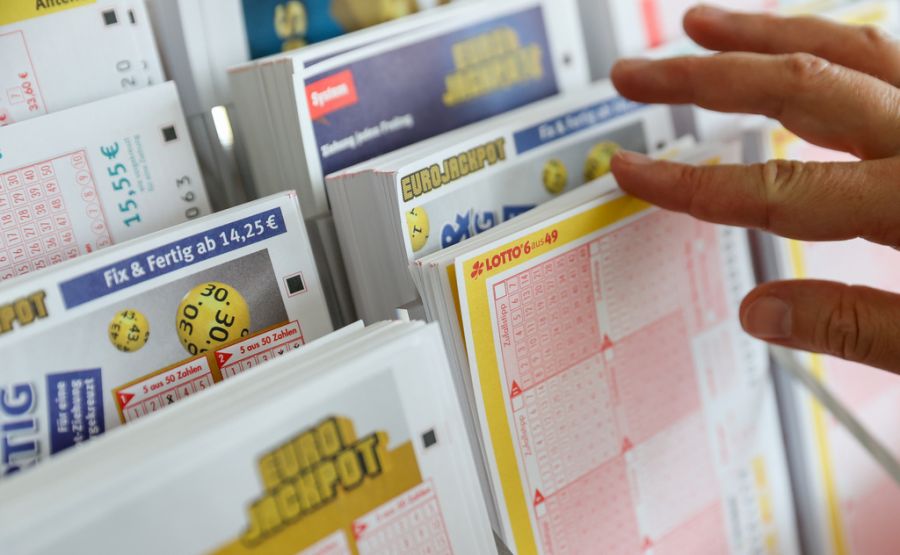 Kürzlich fiel ihm der Schein wieder in die Hände.