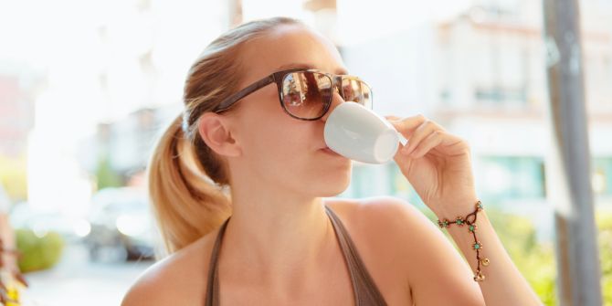 Frau, Sommer, Espresso