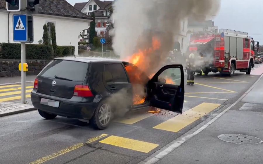 Beim Eintreffen der Polizei konnte der Fahrer des Autos nicht ausfindig gemacht werden.