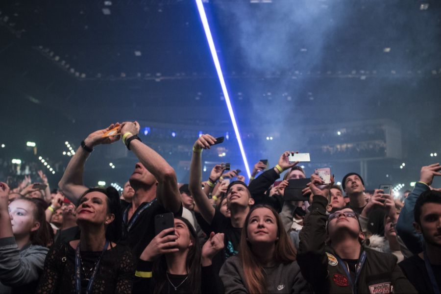 Das Zürcher Hallenstadion soll zukünftig noch mehr Konzertfans Platz bieten. (Symbolbild)