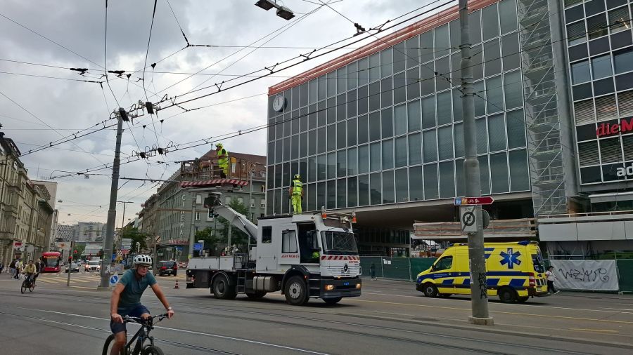 Laut BernMobil ist eine Fahrleitungsstörung Schuld am Unterbruch.