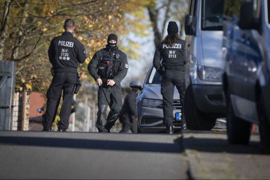 Seit heute morgen läuft ein Polizei-Grosseinsatz.